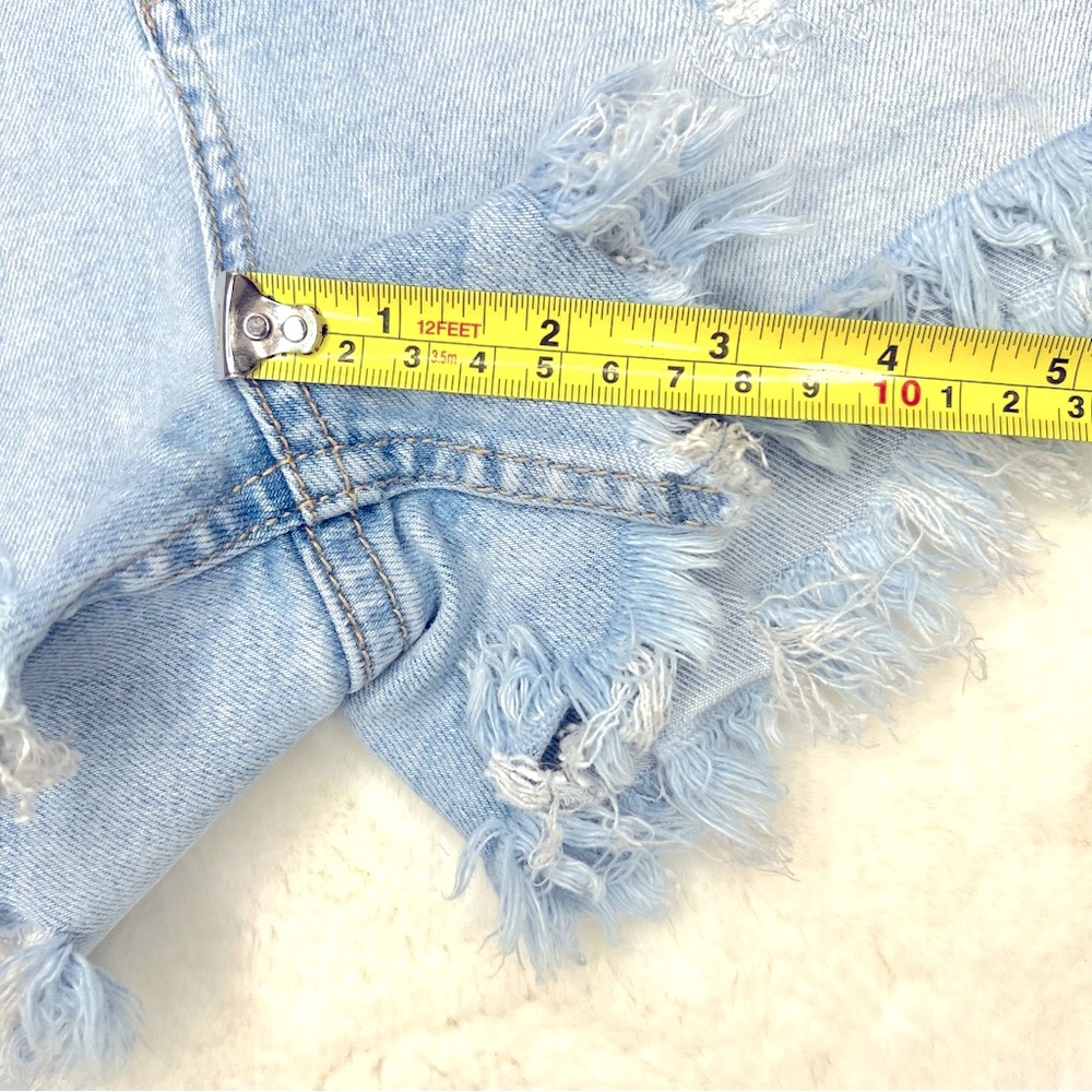 We The Free CRVY Vintage High Rise Light Wash Shorts Size 27 - Picture 15 of 15